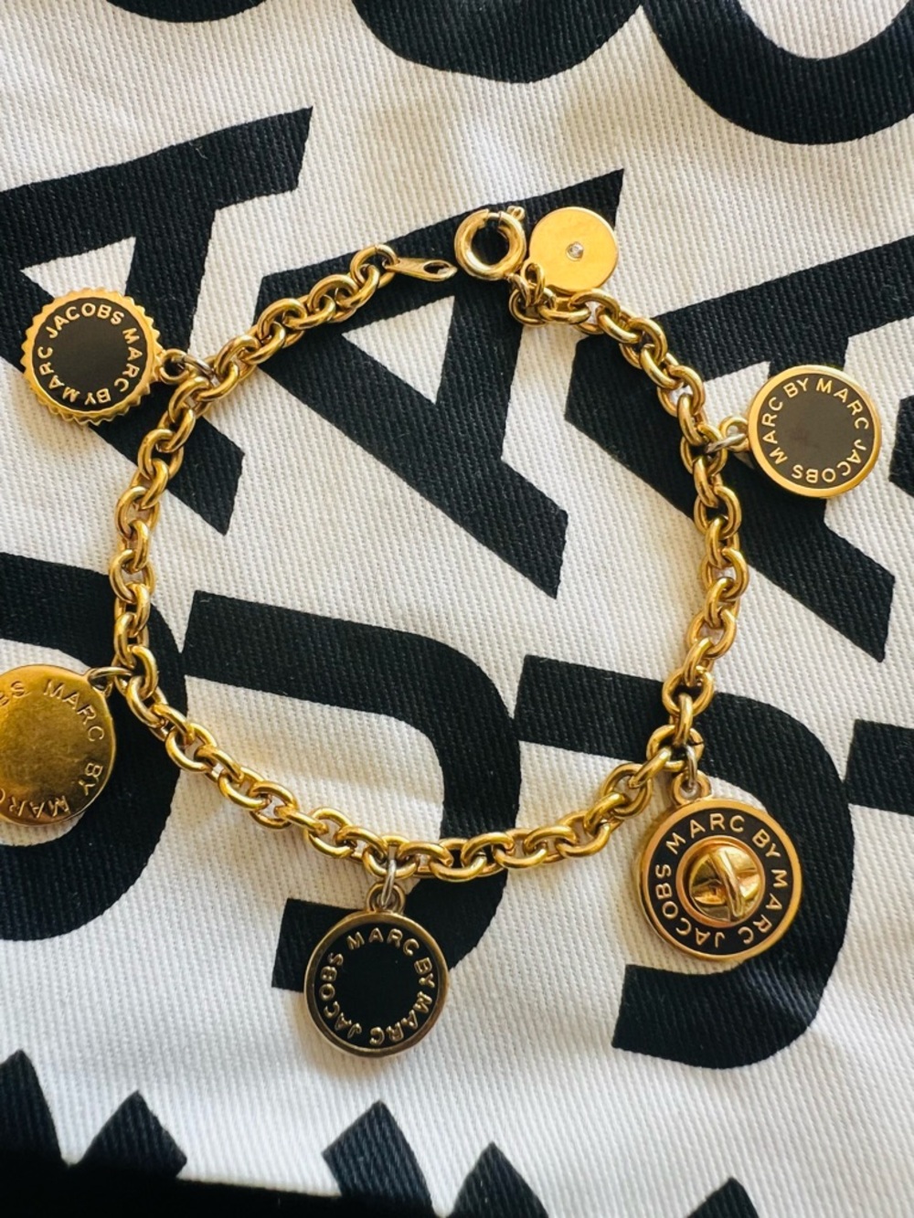 Marc by Marc Jacobs Gold-Tone Logo Disc Charm Bracelet RETAILS $159 SOLD OUT! - Picture 2 of 8